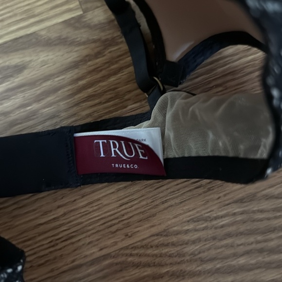 3 Bra Bundle all 32 C - Soma, Victorias Secret & True Co - Picture 3 of 7